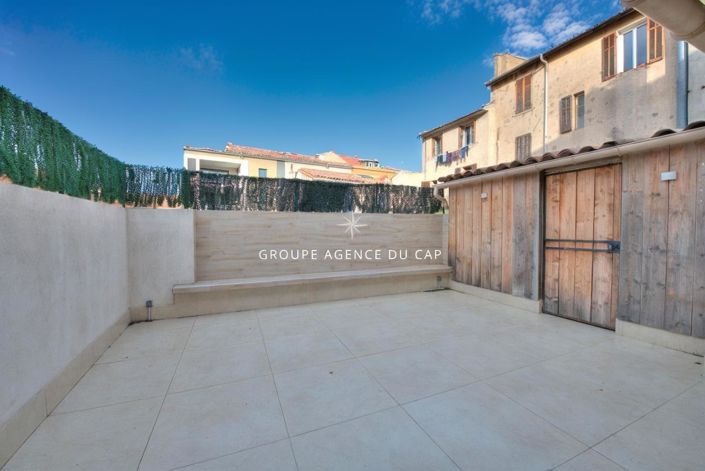 Image No.5-3 Bed Property for sale