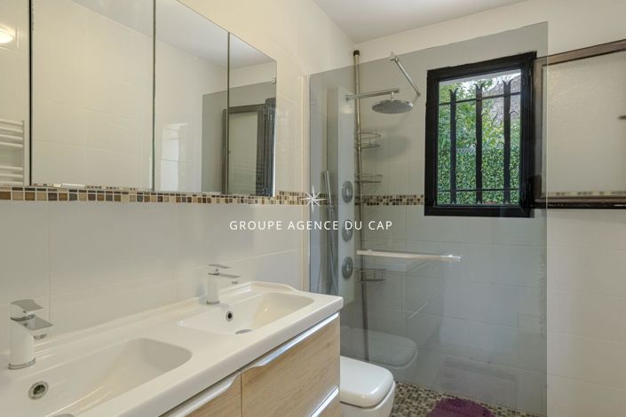 Image No.8-2 Bed House for sale