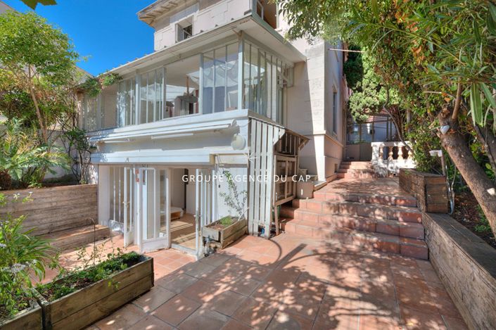 Image No.2-5 Bed House for sale