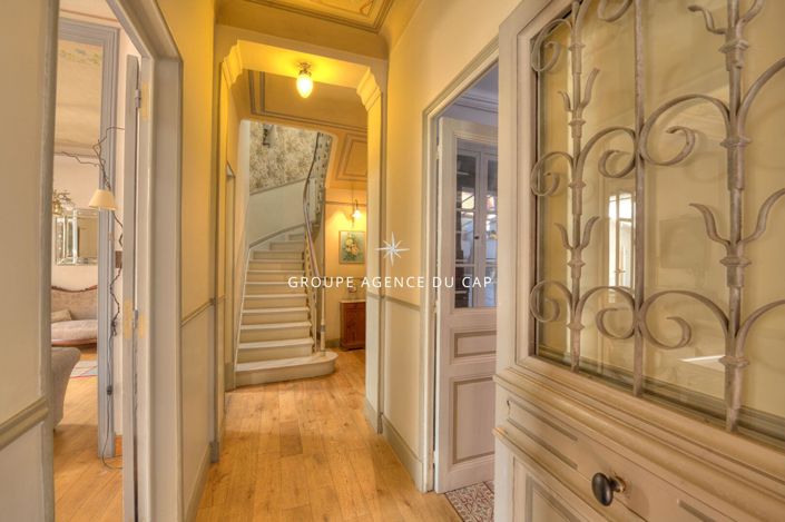 Image No.7-5 Bed House for sale