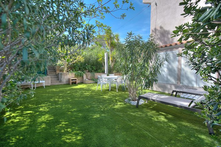 Image No.15-3 Bed House for sale