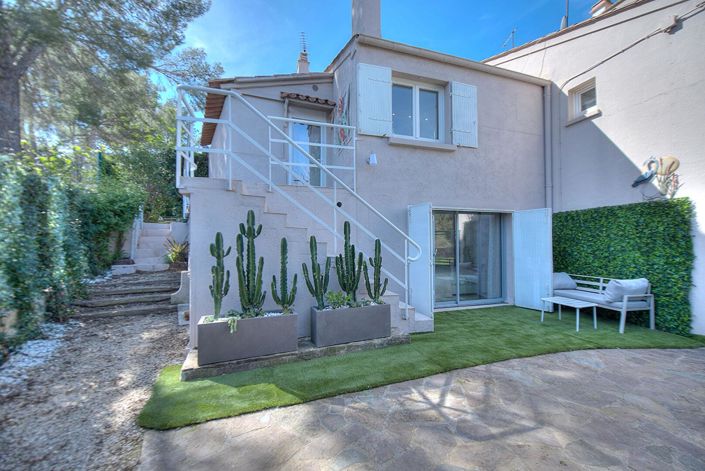 Image No.18-3 Bed House for sale