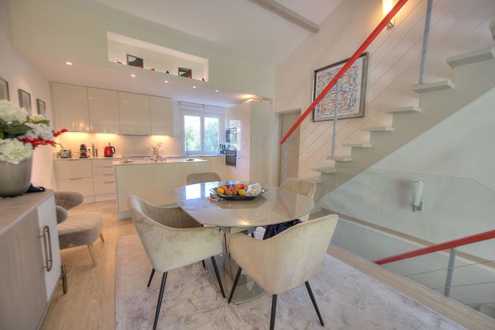 Image No.5-3 Bed House for sale