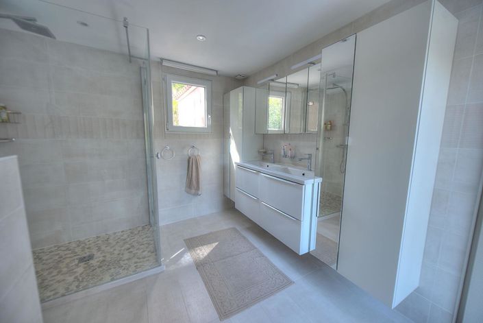 Image No.8-3 Bed House for sale