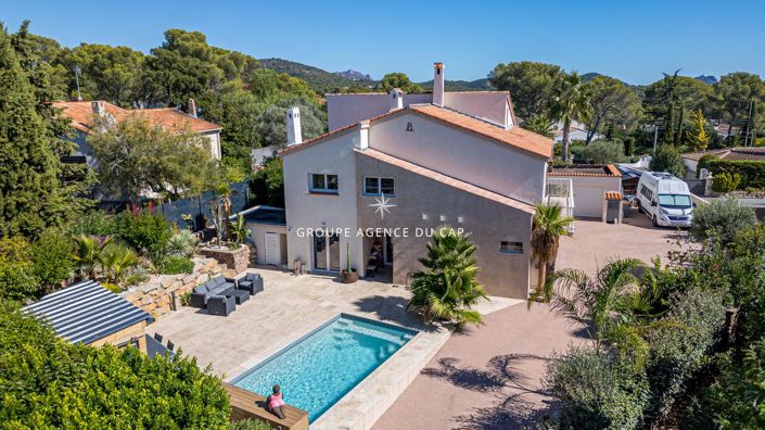 Image No.15-6 Bed House for sale