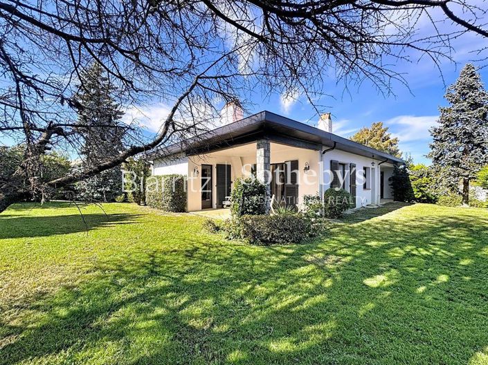 Image No.1-4 Bed House for sale
