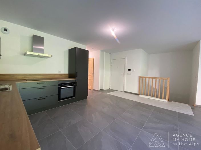 Image No.10-3 Bed Apartment for sale