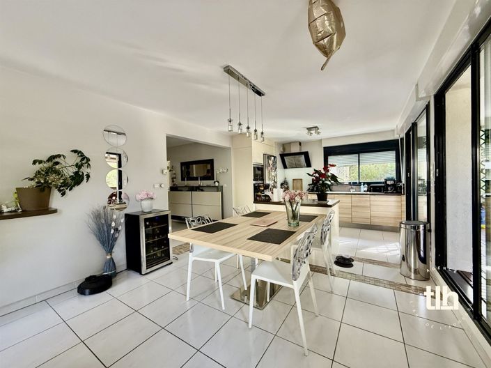 Image No.6-3 Bed Apartment for sale