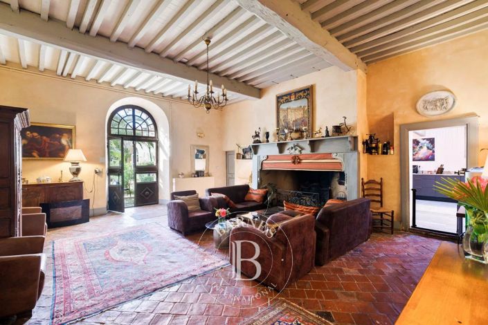 Image No.13-10 Bed House for sale