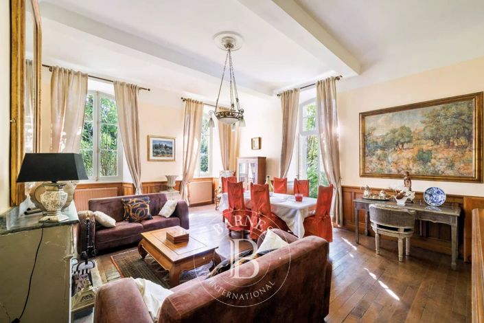 Image No.17-10 Bed House for sale