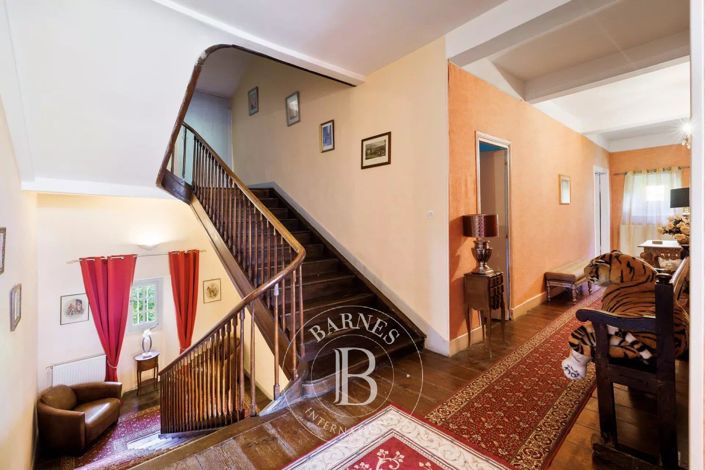 Image No.28-10 Bed House for sale