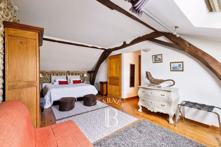 Image No.39-10 Bed House for sale