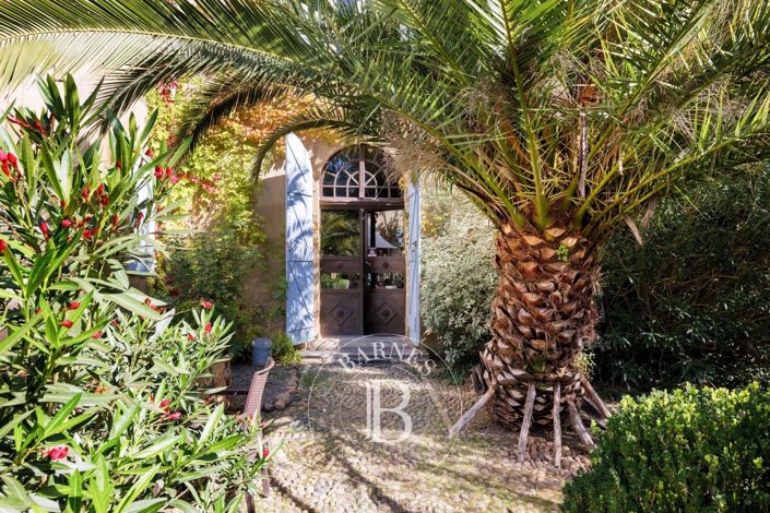 Image No.9-10 Bed House for sale