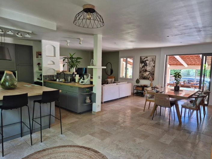 Image No.3-4 Bed House for sale