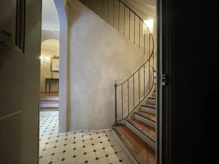 Image No.5-6 Bed House for sale