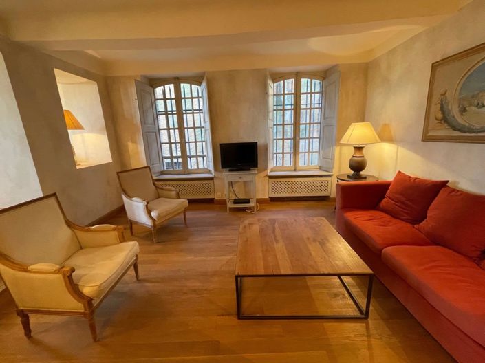 Image No.9-6 Bed House for sale