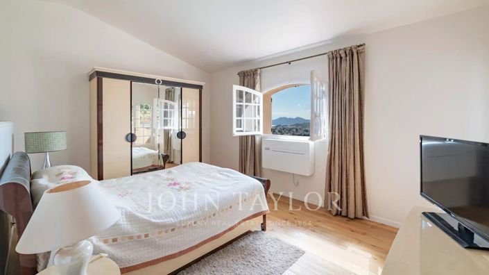 Image No.10-6 Bed House for sale