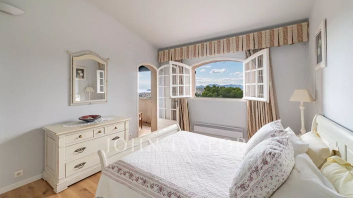 Image No.15-6 Bed House for sale