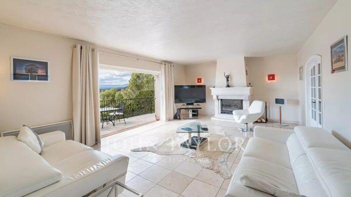 Image No.6-6 Bed House for sale