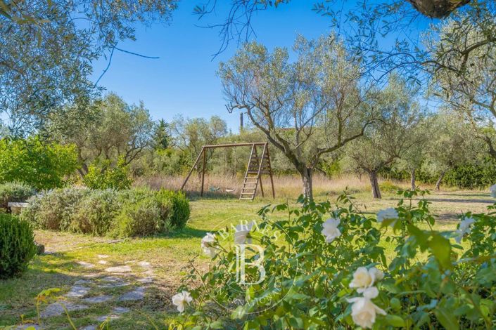 Image No.16-6 Bed House for sale