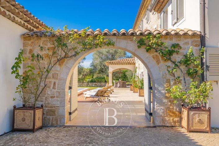 Image No.21-6 Bed House for sale