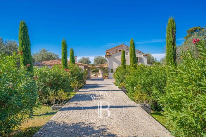 Image No.22-6 Bed House for sale