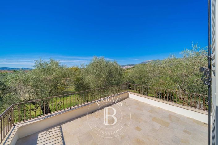 Image No.38-6 Bed House for sale