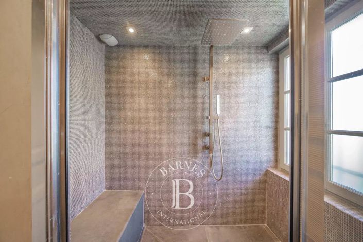 Image No.41-6 Bed House for sale