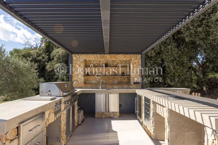 Image No.9-4 Bed House for sale