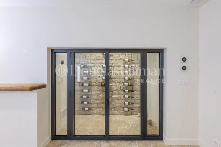 Image No.12-6 Bed House for sale