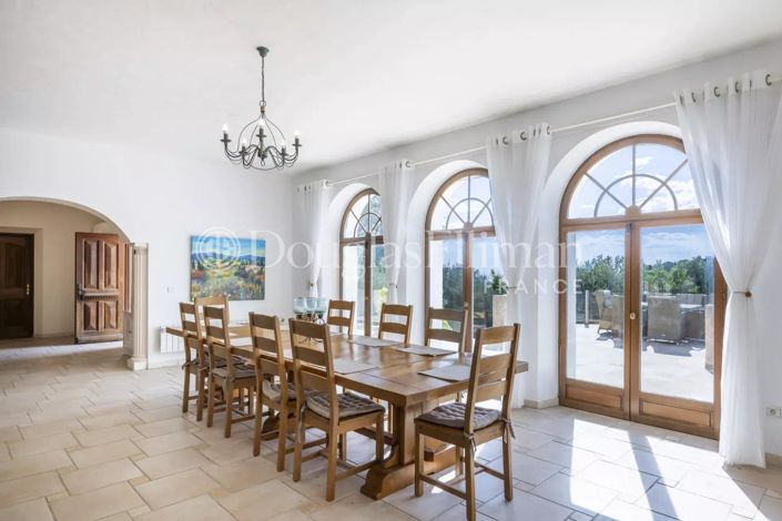 Image No.6-6 Bed House for sale