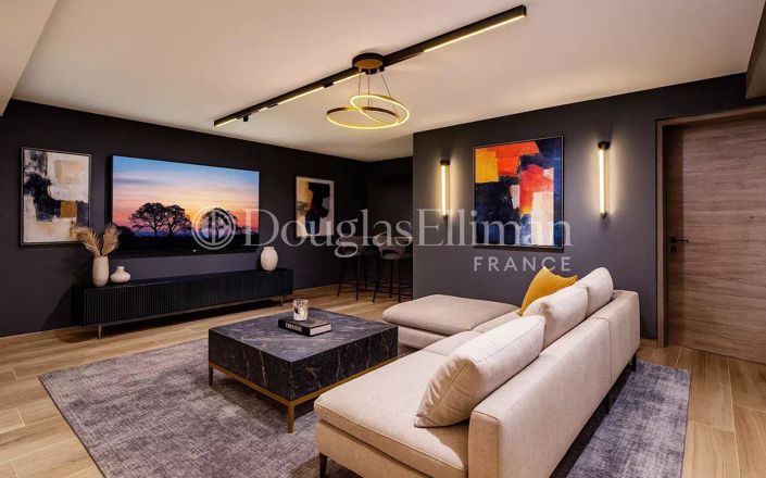 Image No.10-5 Bed House for sale