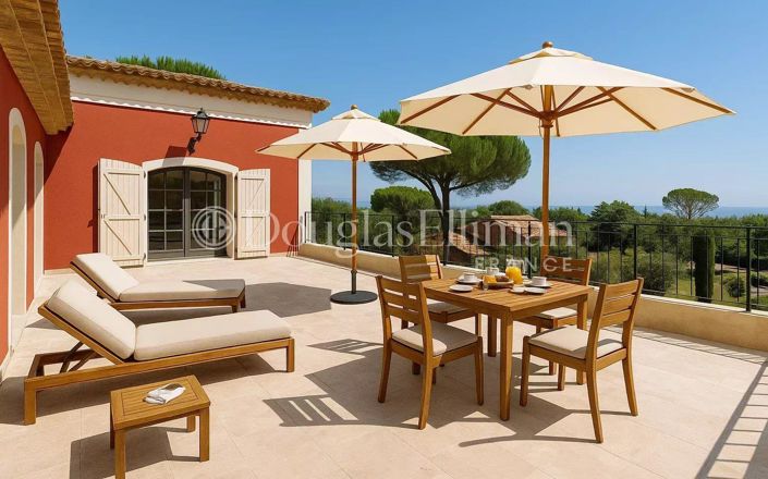 Image No.8-5 Bed House for sale