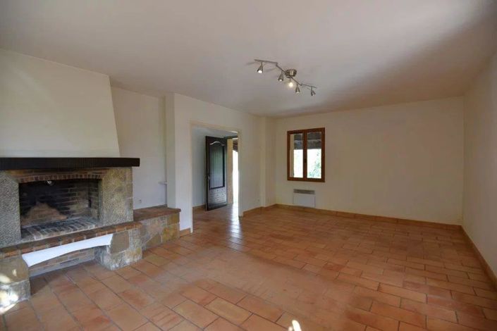 Image No.2-Maison de 2 chambres à vendre à Tourrettes