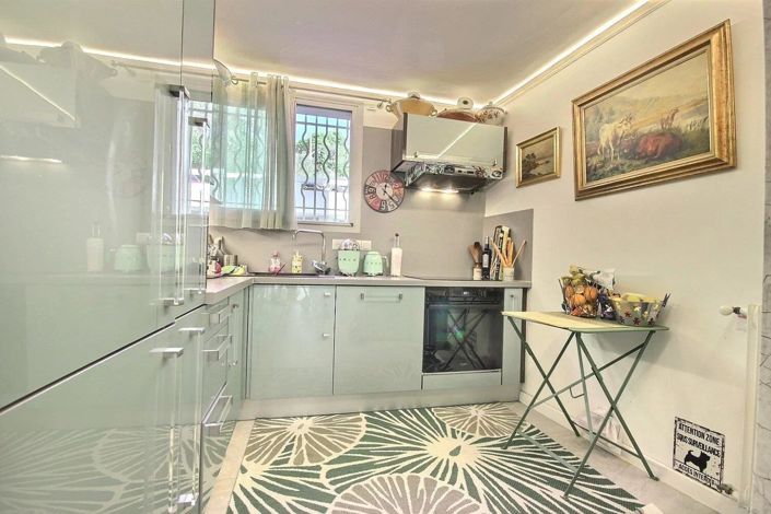 Image No.3-Appartement de 2 chambres à vendre à Cannes