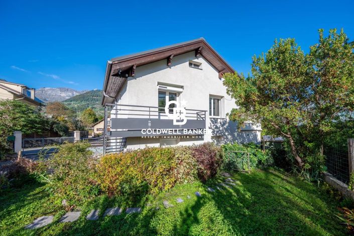 Image No.1-4 Bed House for sale