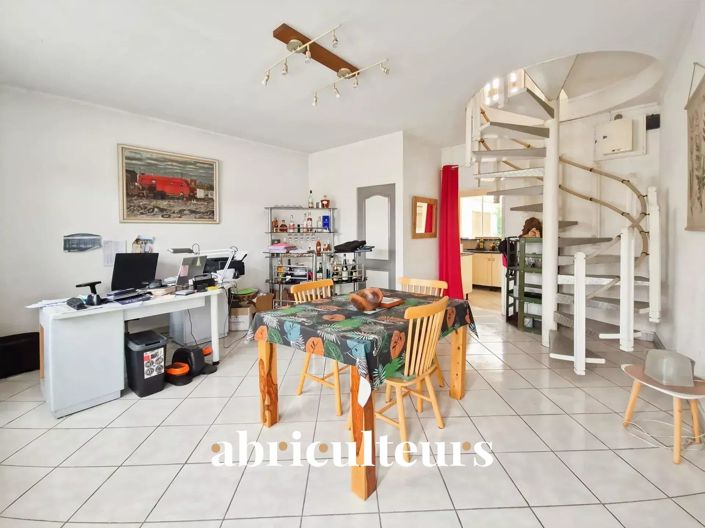 Image No.10-House for sale