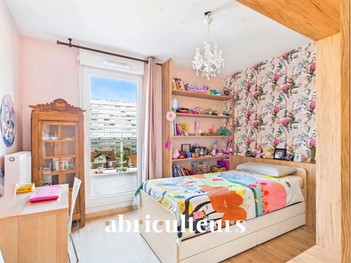 Image No.10-3 Bed Apartment for sale