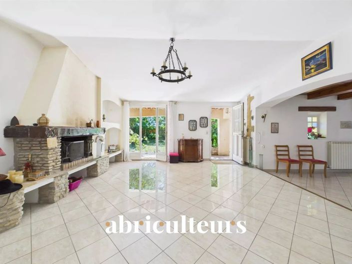 Image No.12-4 Bed House for sale