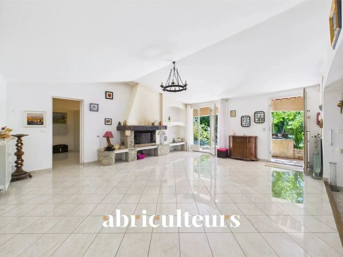 Image No.16-4 Bed House for sale