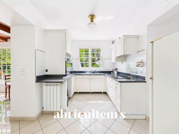 Image No.22-4 Bed House for sale