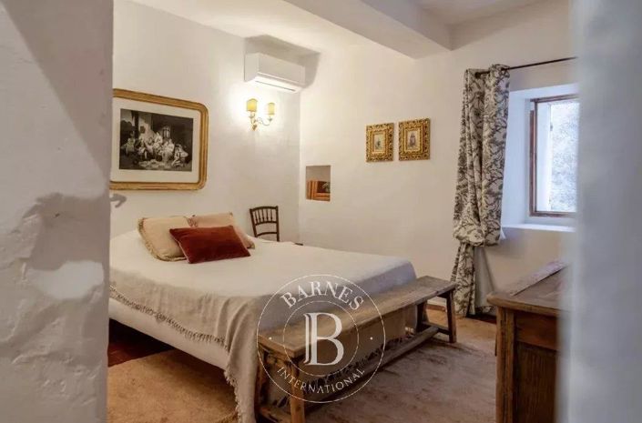 Image No.10-4 Bed House for sale