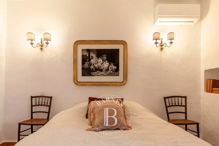 Image No.9-4 Bed House for sale