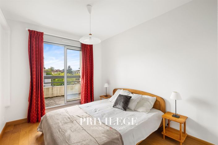 Image No.12-5 Bed Apartment for sale