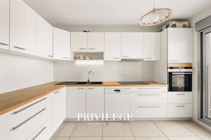 Image No.14-5 Bed Apartment for sale