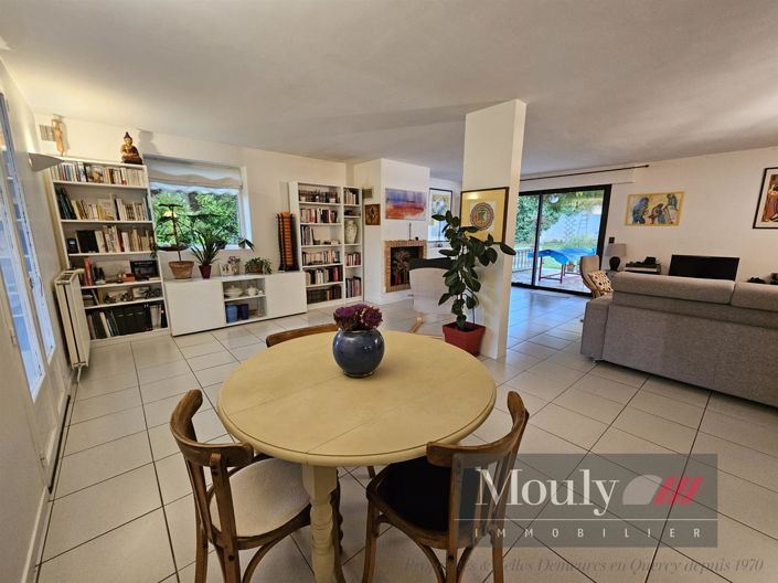 Image No.12-3 Bed House for sale