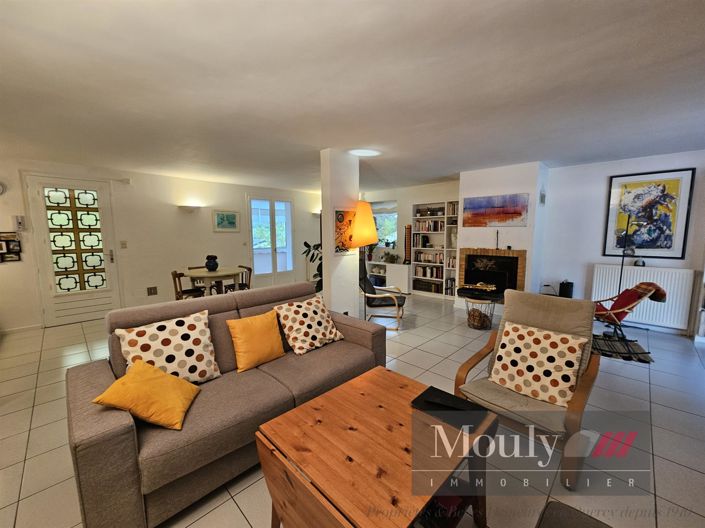 Image No.8-3 Bed House for sale