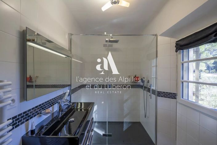 Image No.19-5 Bed House for sale