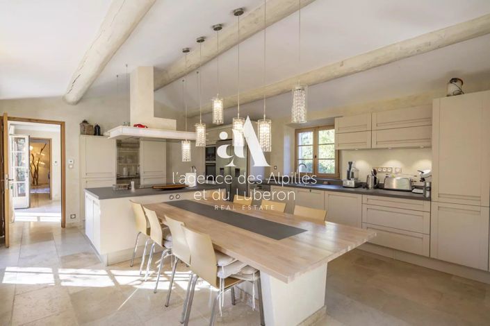 Image No.6-5 Bed House for sale