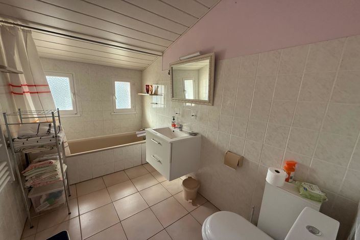 Image No.12-5 Bed House for sale